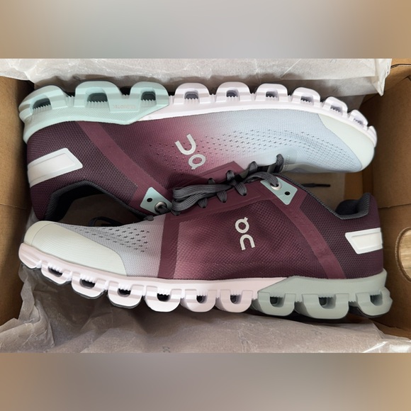 Women’s Cloudflow running shoes size 9 - Picture 5 of 7